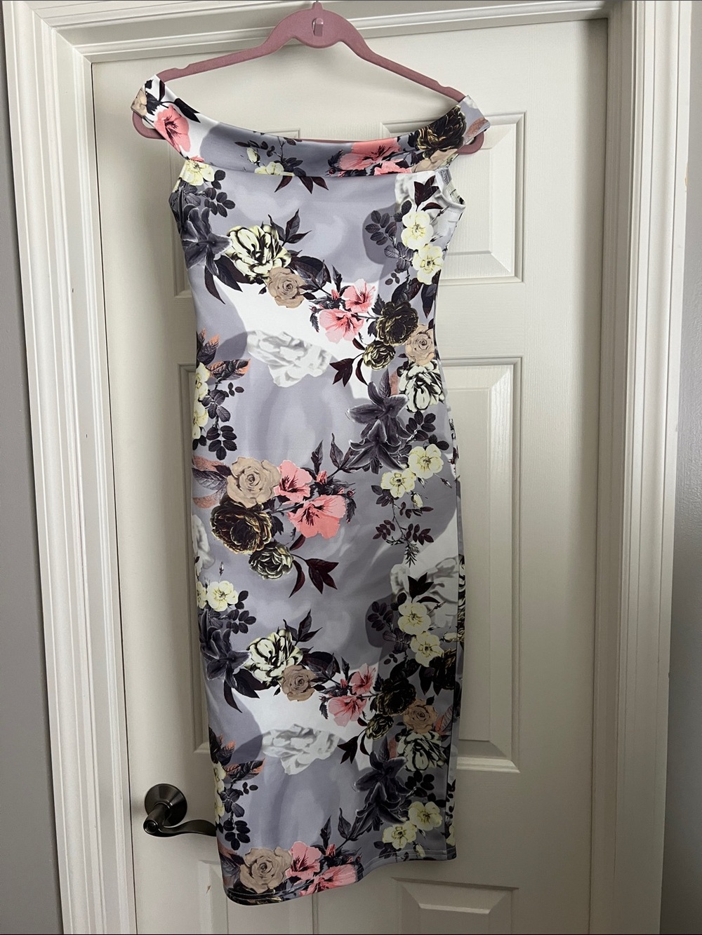 Boohoo Off- The -Shoulder Floral Bodycon Dress in Purple Gray with Pink Accents